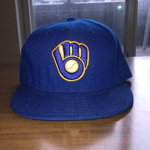 Milwaukee Brewers Fitted Hat - Size 7 1/2